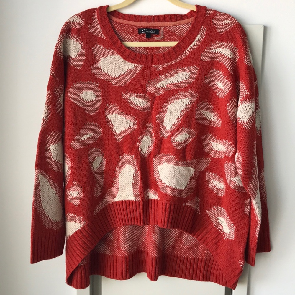 Red Graphic Animal Print High-Low Sweater ⛄️